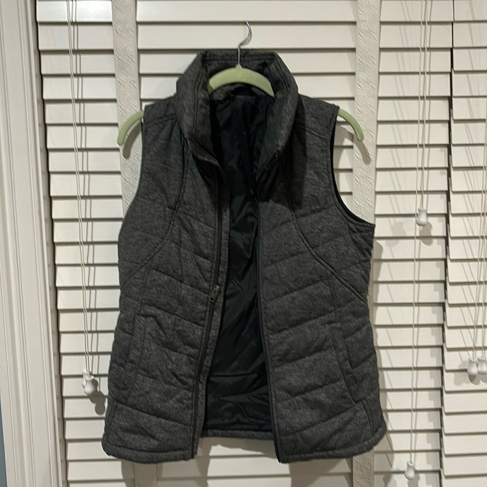 Women’s North Face vest size medium